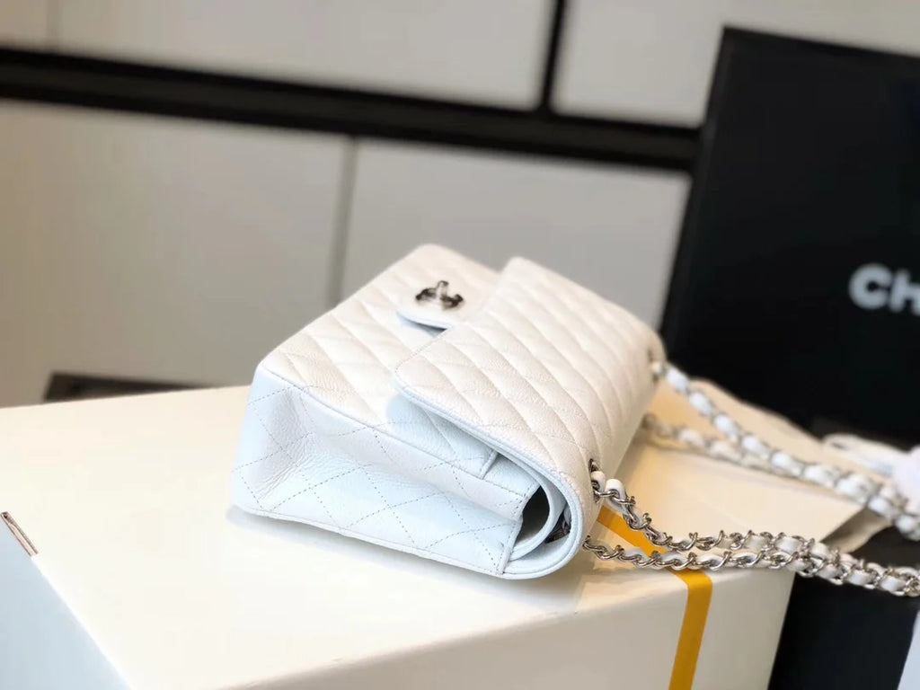 White Flapbag V967
