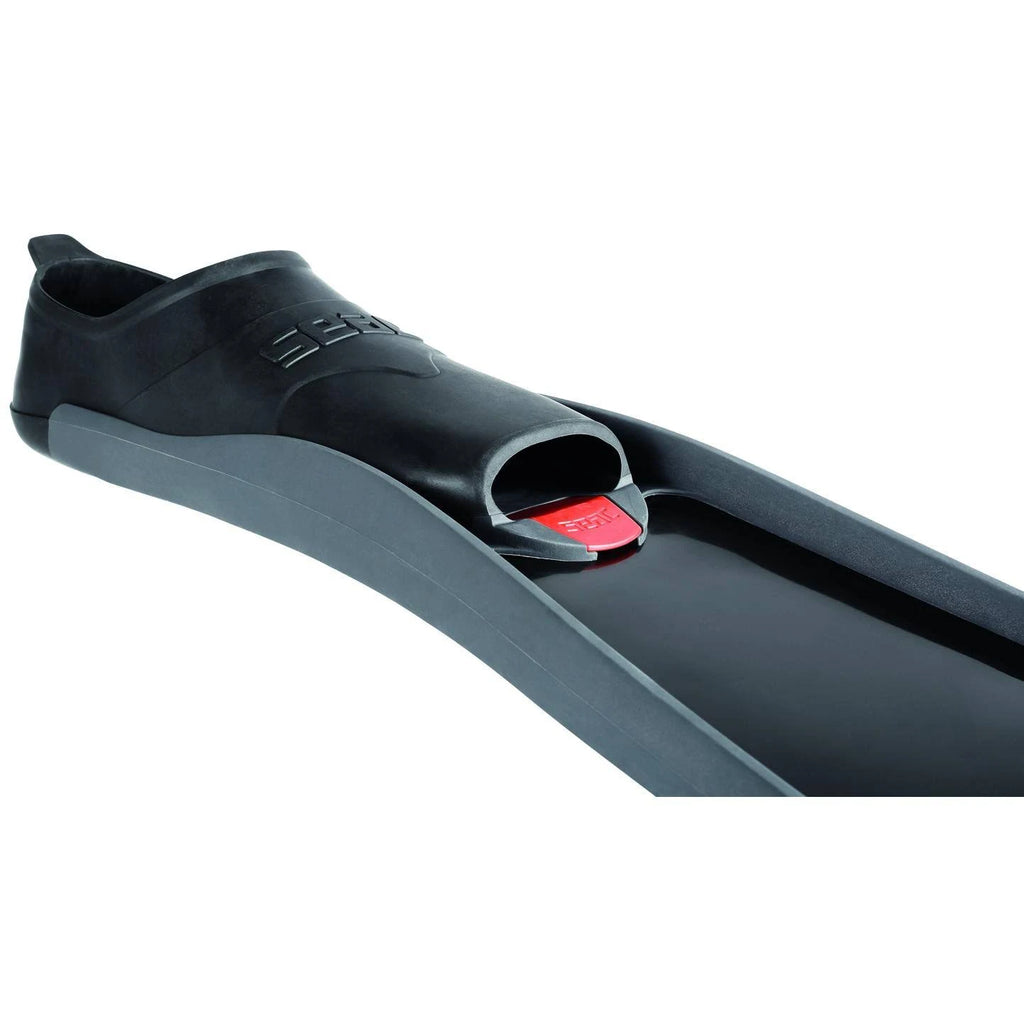 Black Fins W534