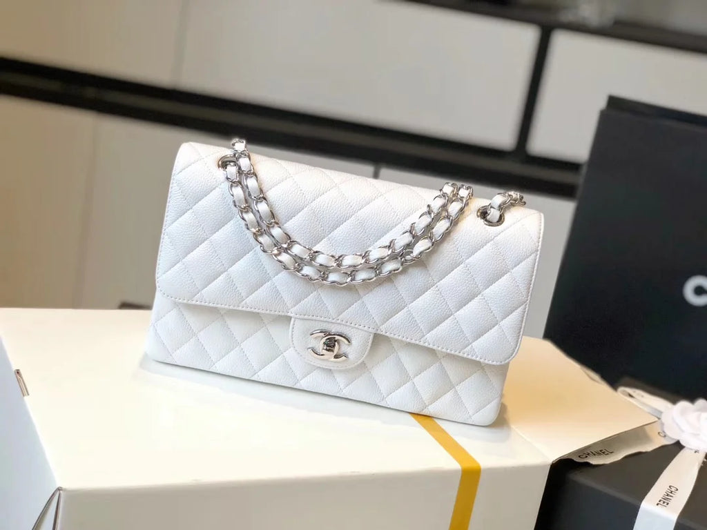 White Flapbag V967