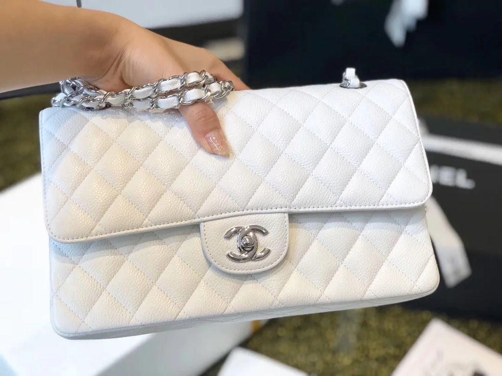 White Flapbag V967