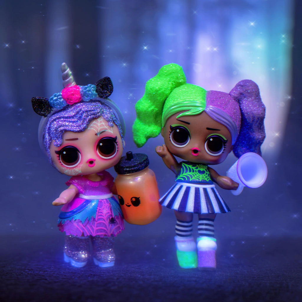 Glow-in-the-Dark Doll with 7 Surprises C662