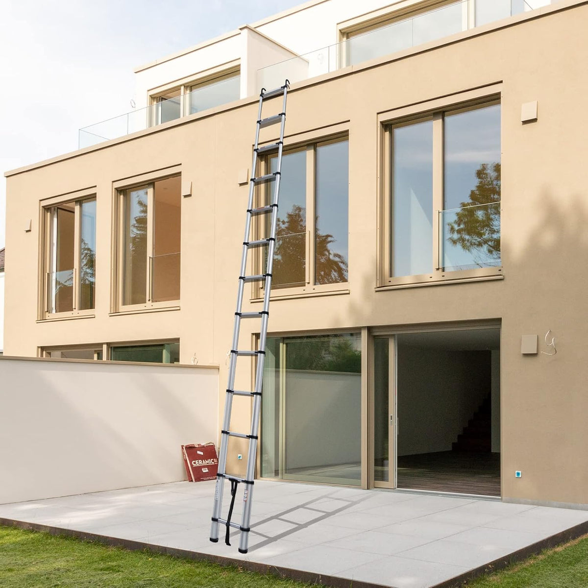 20 FT Aluminum Telescoping Ladder, Black R40192