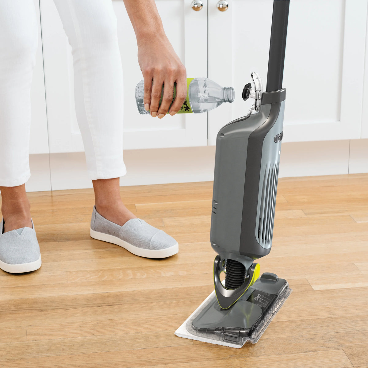 Cordless Hard Floor Vacuum Mop with Disposable Pad Q718