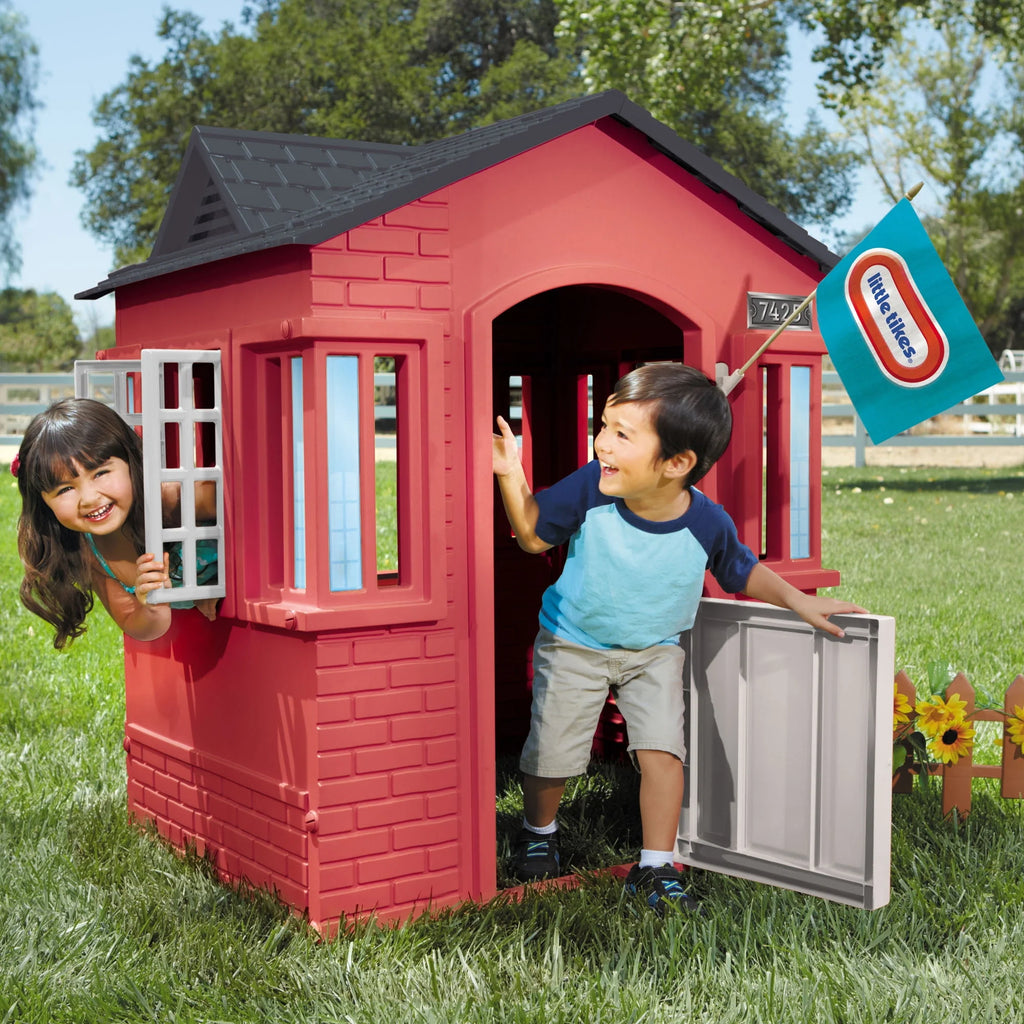 Red Playhouse I421445