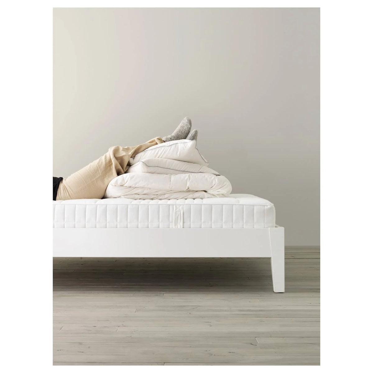 King Plush White Foam Mattress Q73314