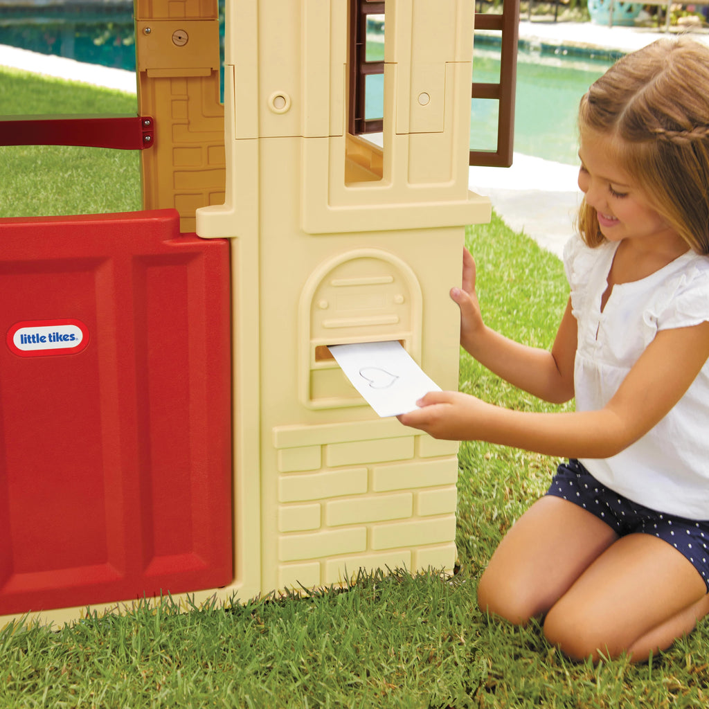 Red Playhouse I421445